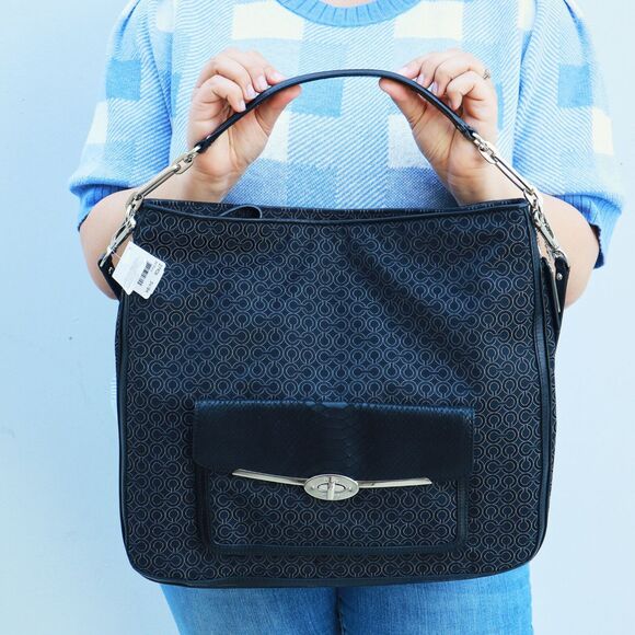 NWT Coach Turnlock Two Way Hobo Shoulder Bag Black - Picture 2 of 12